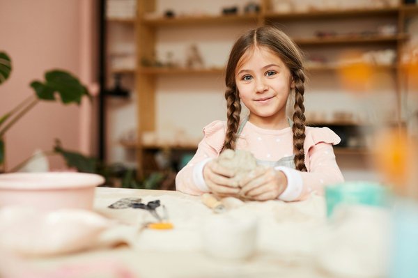 10 idées d'activités de poterie pour stimuler la créativité des enfants