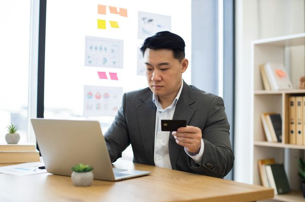 Comparatif banque en ligne gratuite : trouvez la meilleure option